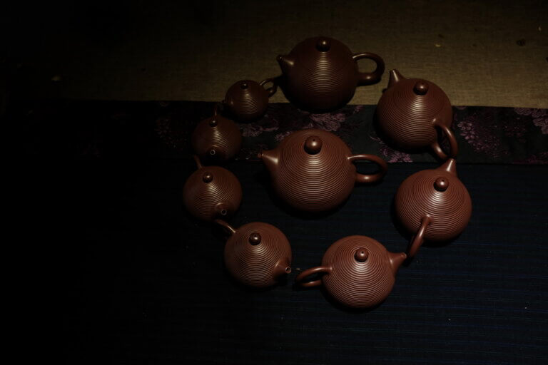 章燕城传承系列手拉壶《九头西施》